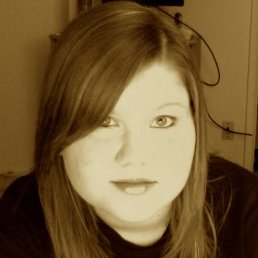 Amanda Lowe Photo 15