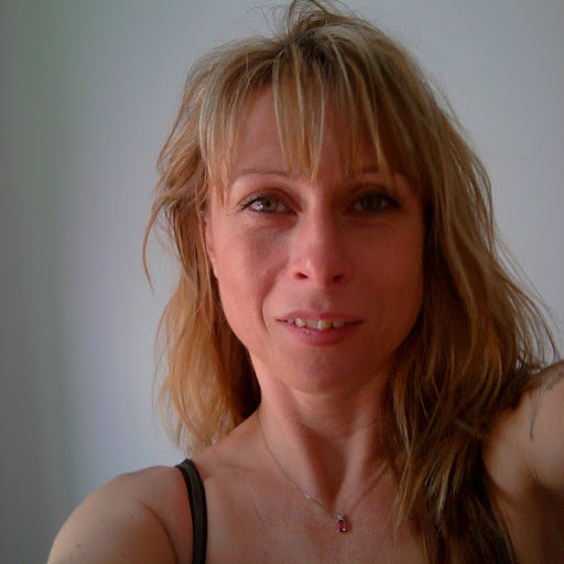 Debbie Gillespie Photo 8