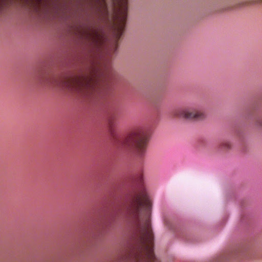 Shannon Armstrong Photo 23