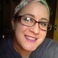 Elizabeth Shuster Photo 18