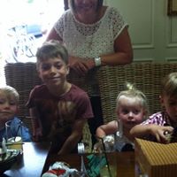 Kelly Scholes Photo 4