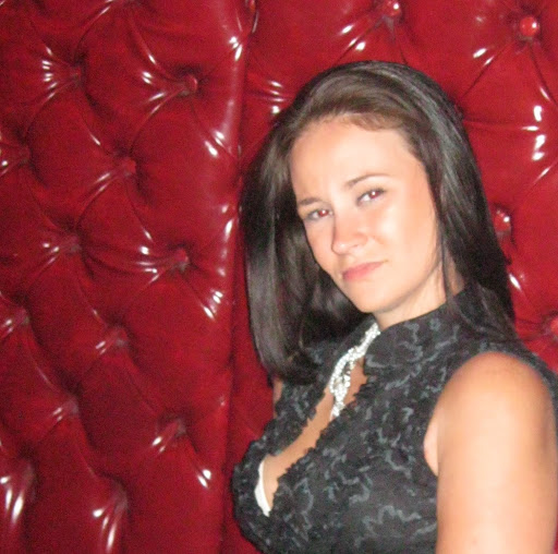 Julie Vaughn Photo 23