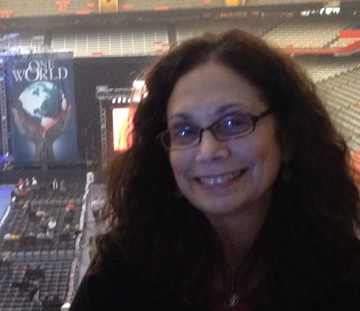 Suzanne Powers Photo 17