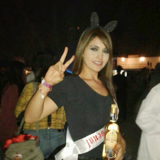 Janette Gomez Photo 19