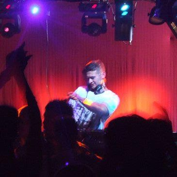 Guy Richardson Photo 33