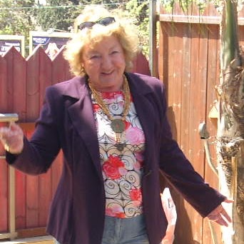 Anna Barnes Photo 33