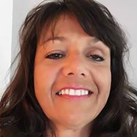 Julie Reardon Photo 34