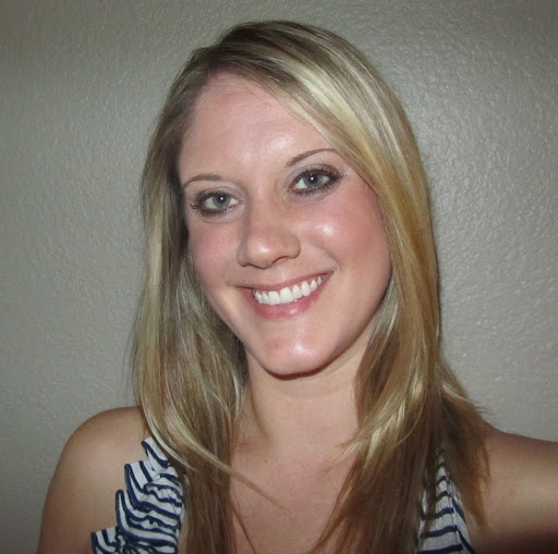 Laura Schulte Photo 38