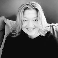 Michelle Healey Photo 30