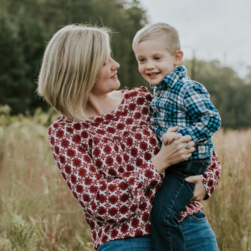 Michelle Tompkins Photo 30