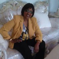 Barbara Beverly Photo 27