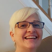 Sally Larson Photo 33