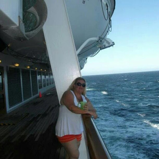 Michelle Sousa Photo 10