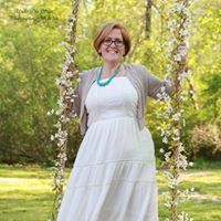 Michelle Huggins Photo 20