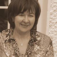 Julie Connor Photo 23