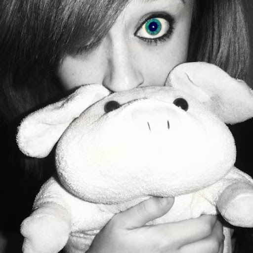 Samantha Moore Photo 9