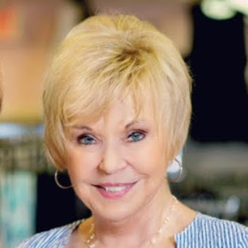 Clara Robbins Photo 17