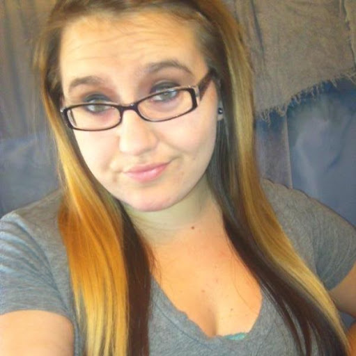 Melanie Ellis Photo 38