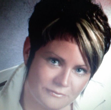 Julie Richmond Photo 23