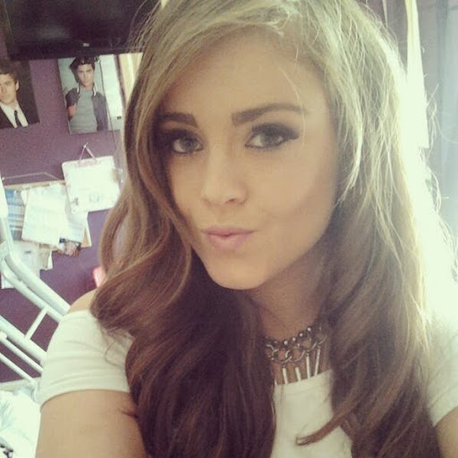 Danielle Keating Photo 3