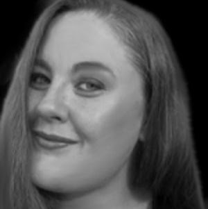 Stephanie Laws Photo 20