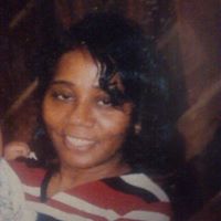 Geraldine Phillips Photo 15