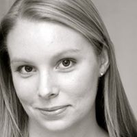 Elizabeth Ingram Photo 21