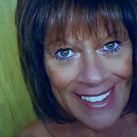 Linda Petersen Photo 18