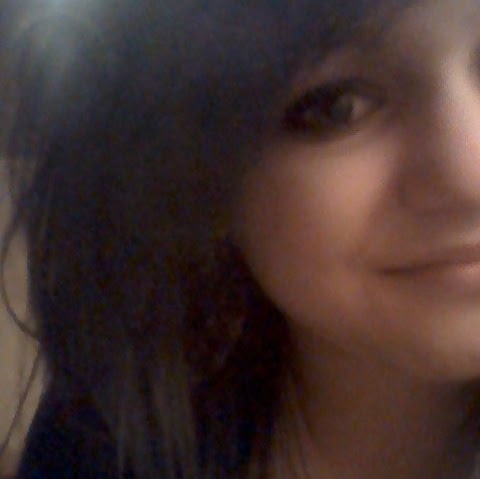 Julia Lindner Photo 4