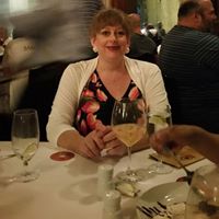 Elizabeth Qualls Photo 15