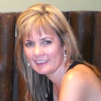 Julie Randall Photo 7