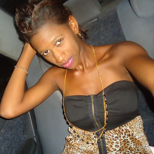 Renee Small Photo 14