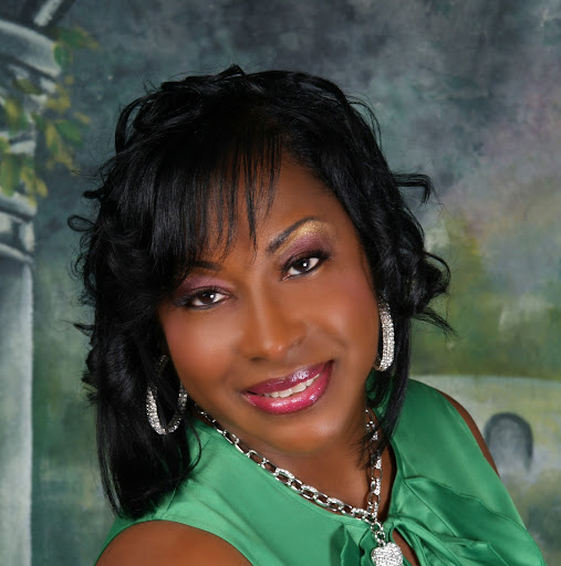 Angela Prescott Photo 11