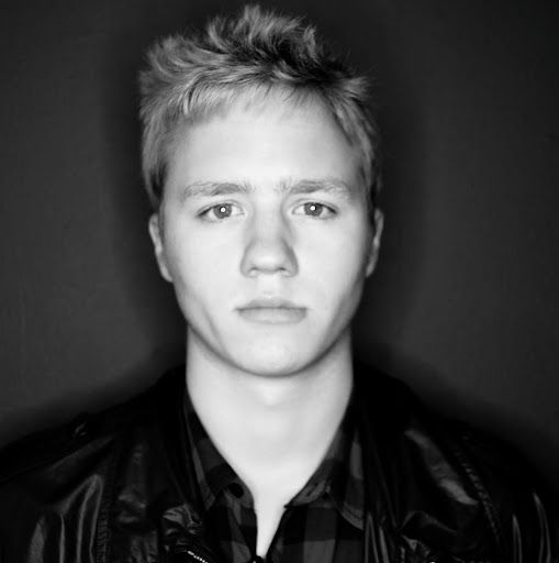 Travis Kerr Photo 37