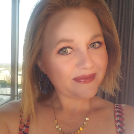 Lori Travis Photo 21