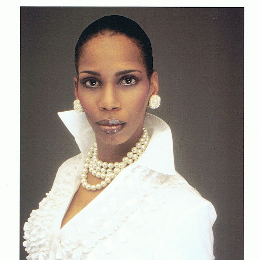 Heather Shipp Photo 17