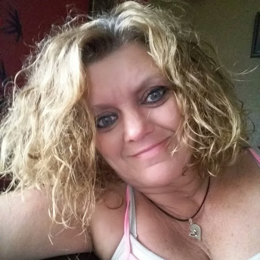 Diane Holland Photo 25