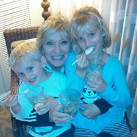 Julie Powers Photo 19
