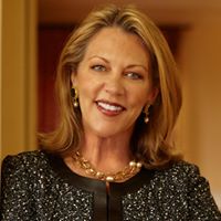 Suzanne Tucker Photo 37