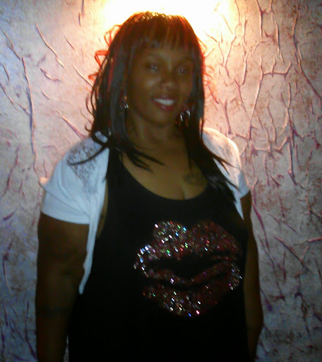 Faye Howard Photo 10