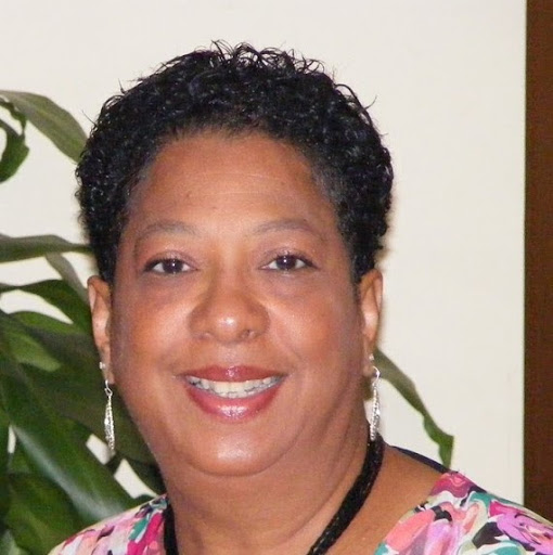 Stephenie Moss Photo 7