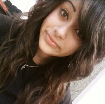 April Flores Photo 24