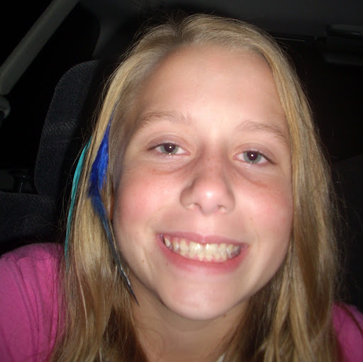 Kelly Cromer Photo 9
