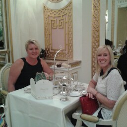 Simone Bennett Photo 11