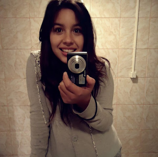 Maria Valencia Photo 45