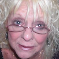 Phyllis Reynolds Photo 25