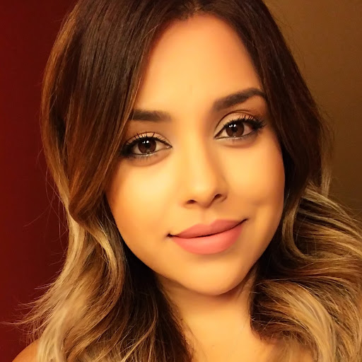 Adriana Medina Photo 36