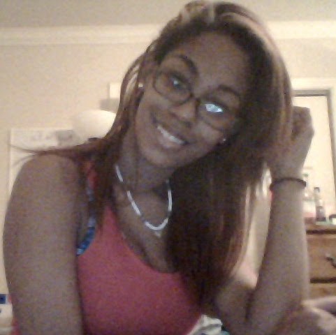 Sarah Compton Photo 12