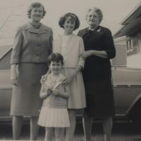 Linda Lerner Photo 17