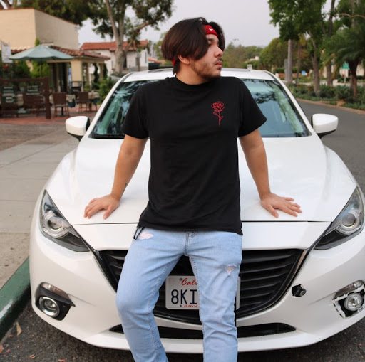 Derek Castillo Photo 28